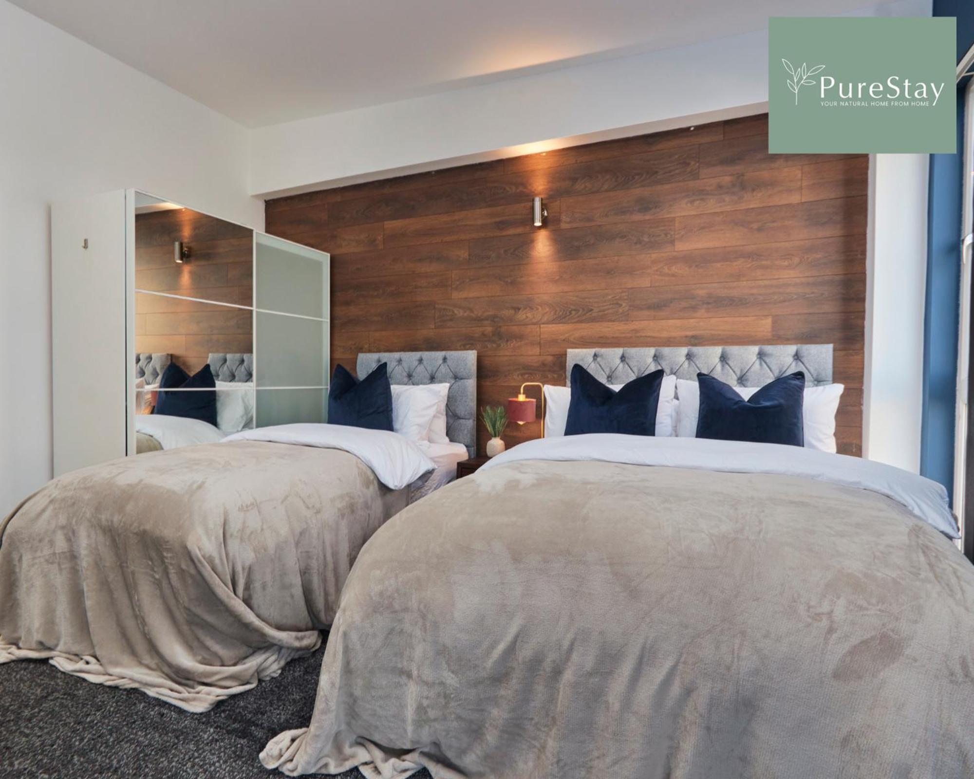 Superb House Manchester Near Etihad With Free Parking Sleeps 8 Екстериор снимка