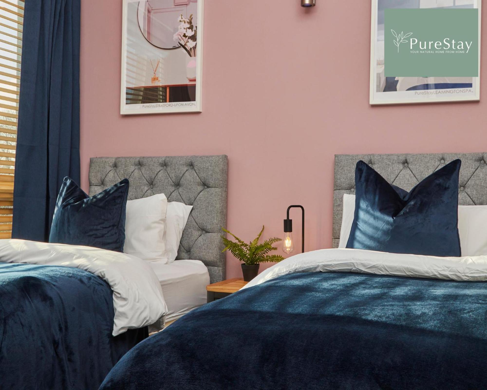 Superb House Manchester Near Etihad With Free Parking Sleeps 8 Екстериор снимка