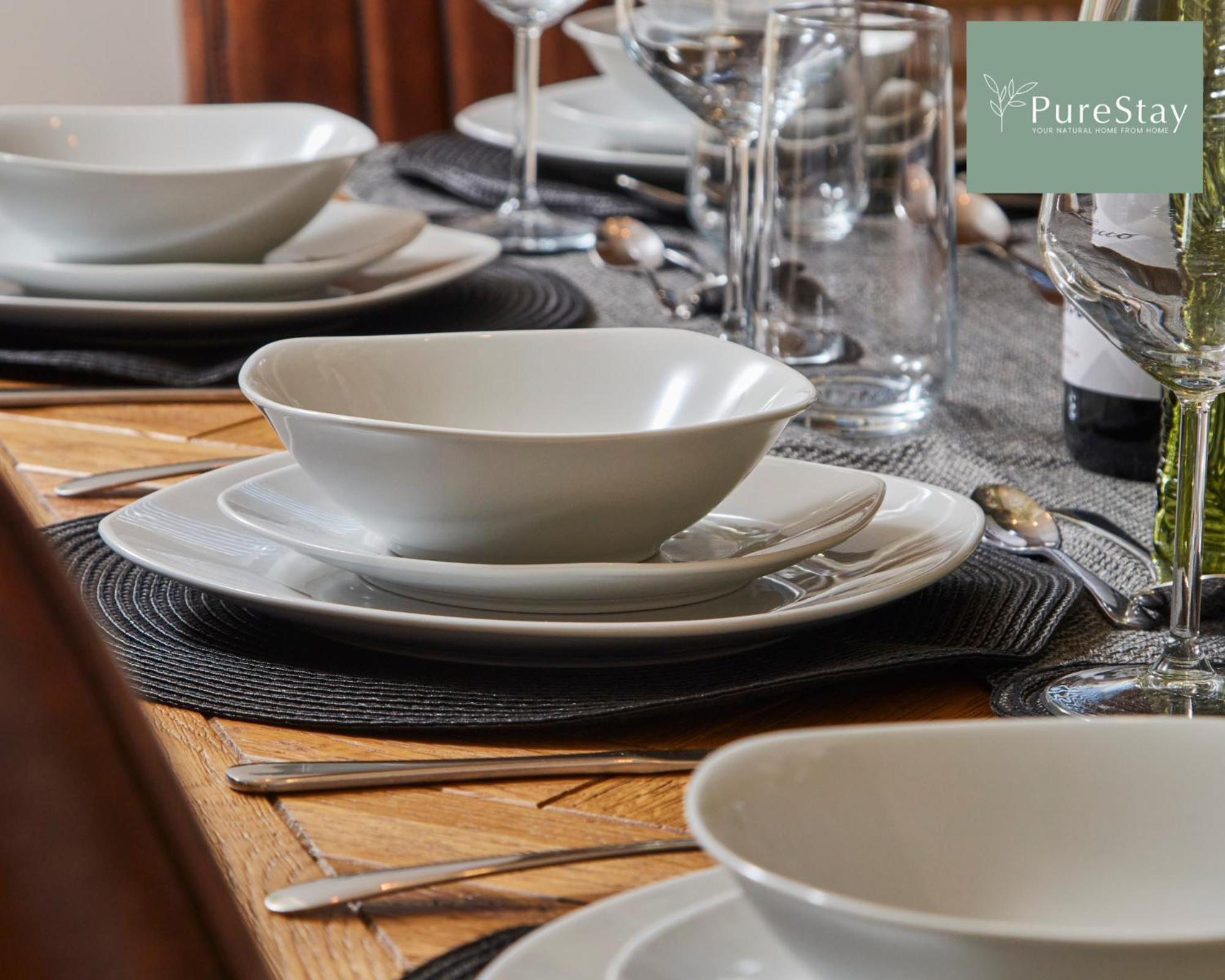 Superb House Manchester Near Etihad With Free Parking Sleeps 8 Екстериор снимка