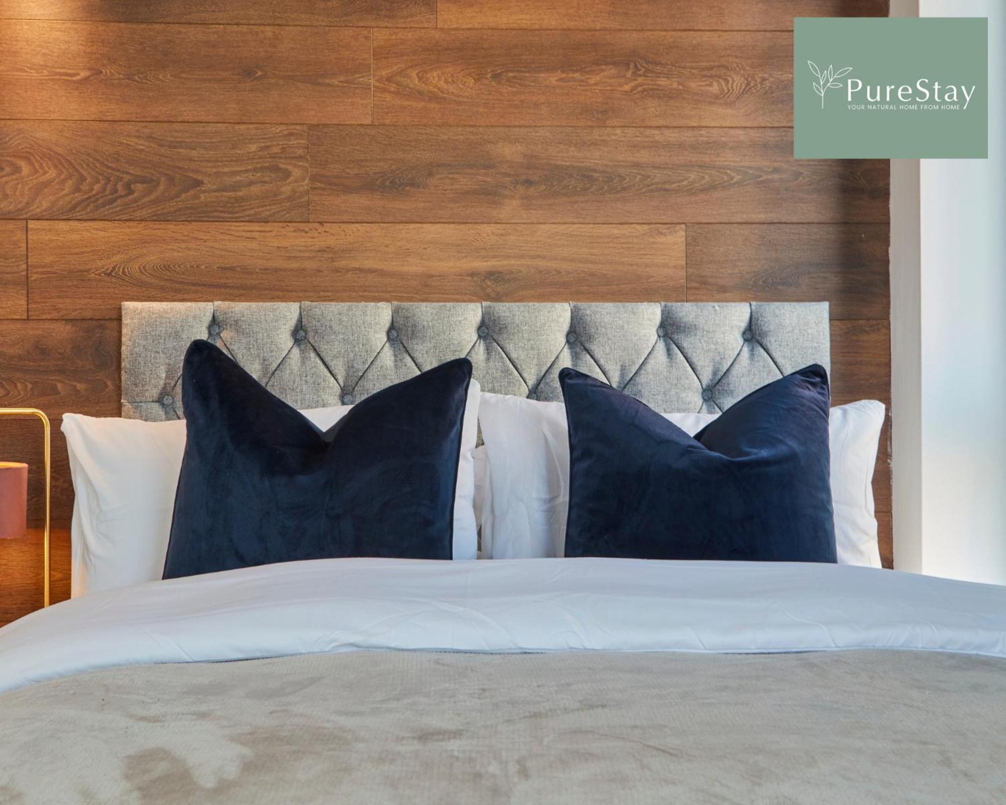 Superb House Manchester Near Etihad With Free Parking Sleeps 8 Екстериор снимка