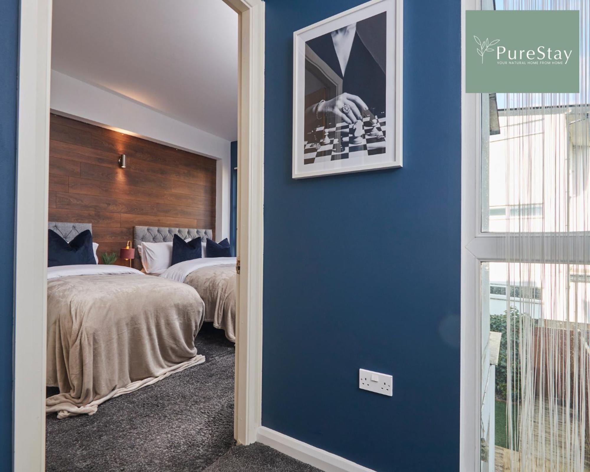 Superb House Manchester Near Etihad With Free Parking Sleeps 8 Екстериор снимка