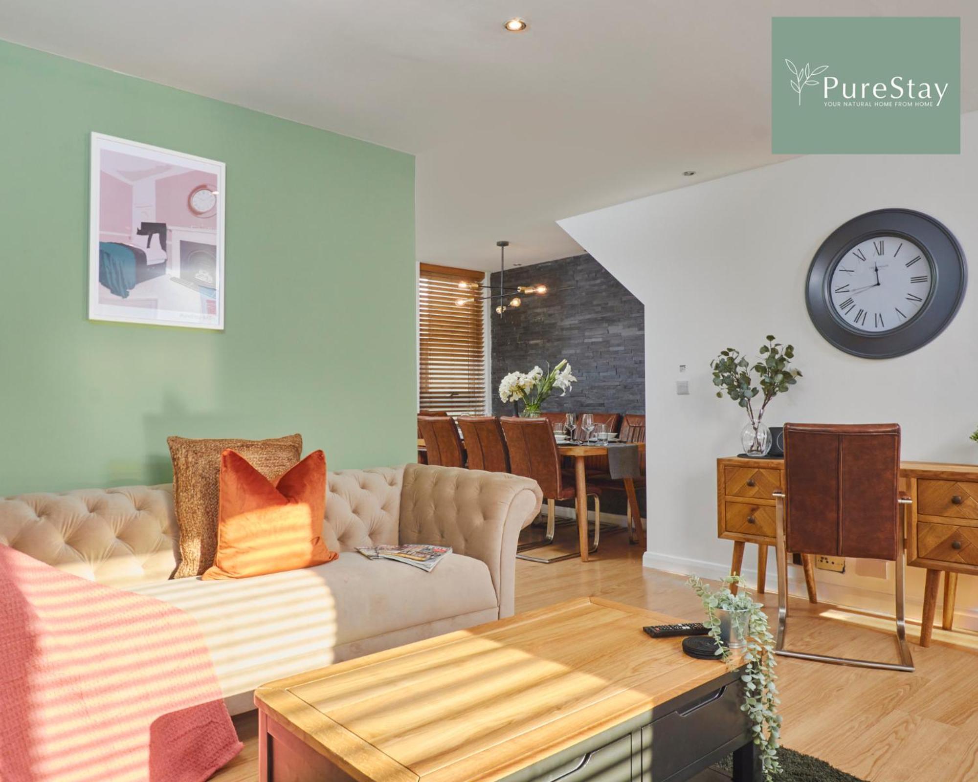Superb House Manchester Near Etihad With Free Parking Sleeps 8 Екстериор снимка