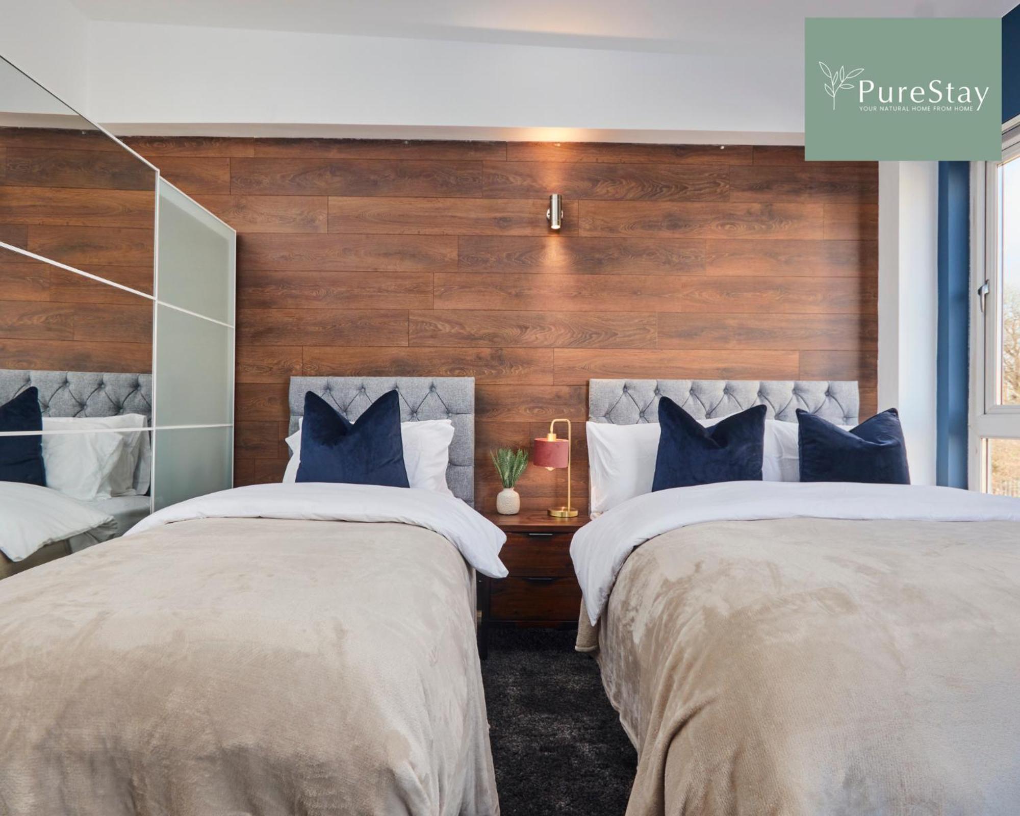 Superb House Manchester Near Etihad With Free Parking Sleeps 8 Екстериор снимка