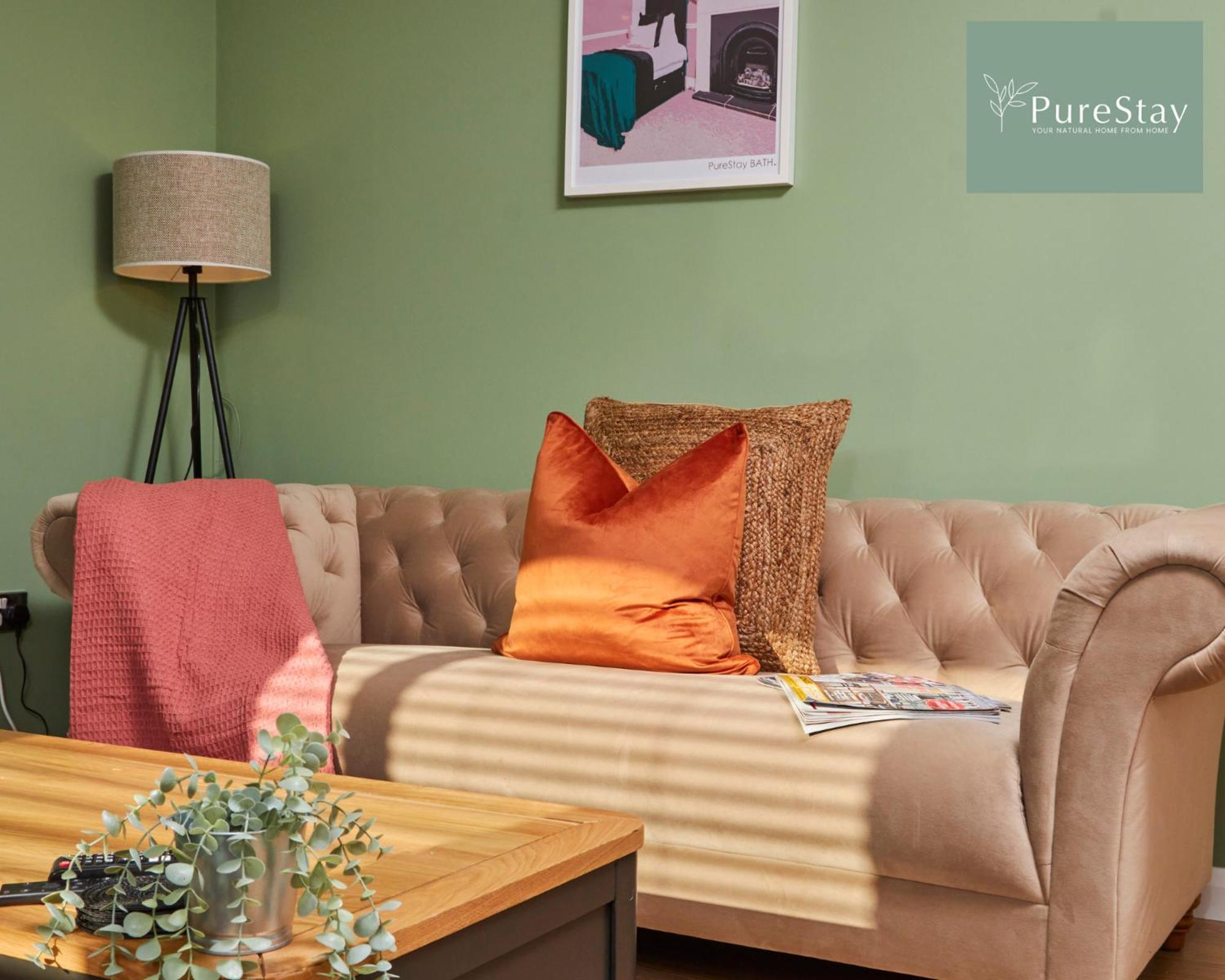 Superb House Manchester Near Etihad With Free Parking Sleeps 8 Екстериор снимка