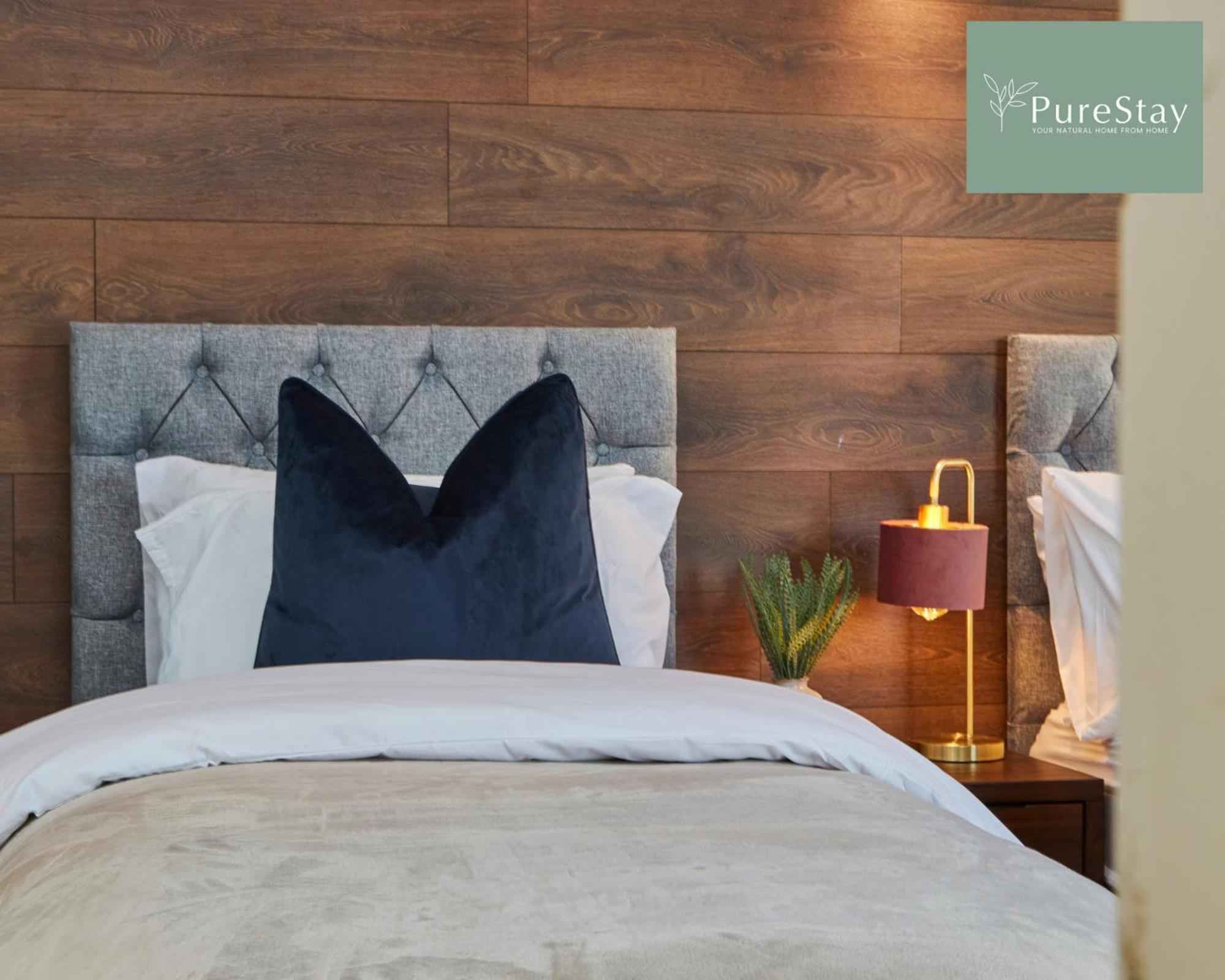 Superb House Manchester Near Etihad With Free Parking Sleeps 8 Екстериор снимка