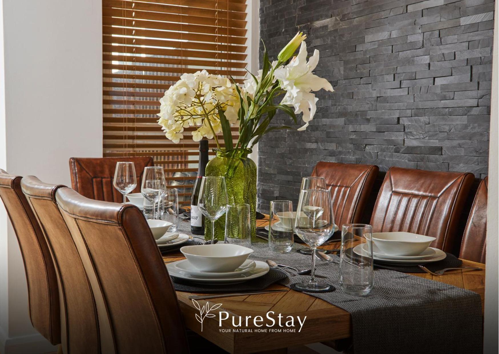 Superb House Manchester Near Etihad With Free Parking Sleeps 8 Екстериор снимка