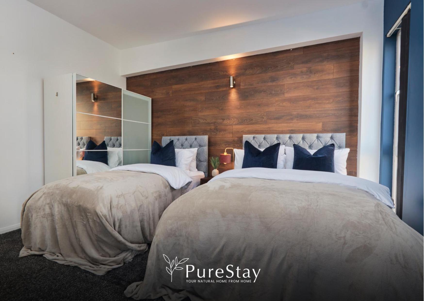 Superb House Manchester Near Etihad With Free Parking Sleeps 8 Екстериор снимка